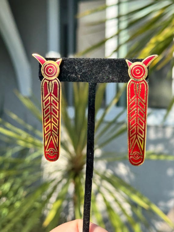 Vintage Wendy Renshaw British Museum Red Enamel Owl Earrings – WR BMP Signed View 3