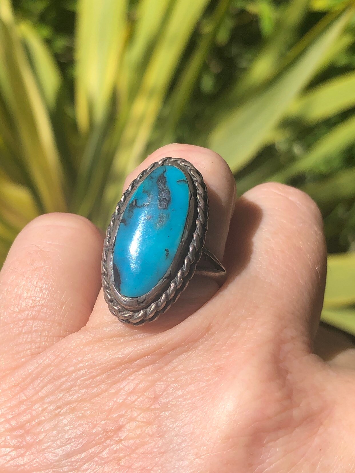 Vintage Native American Indian Turquoise Sterling Silver Ring Sits