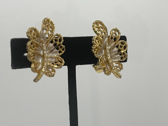 Vintage Designer BSK Floral Leaf Gold Tone Clip E… - image 3