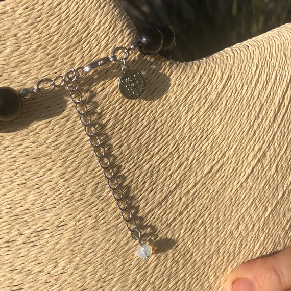 Beautiful Black House White Market Crystal Flower Nec… Gem