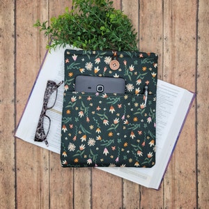 Book Sleeve, Book Cover, Book pouch, Padded Book Sleeve With Pockets, Book Lover, Kindle Sleeve, Bookish, Tablet -Berry Leaves Green-