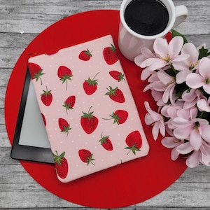 Kindle Paperwhite Sleeve, Case, Zippered kindle Pouch, Kindle Protector, Ereader Sleeve, Mass Market Book, Book Sleeve, Bookish -Strawberry-