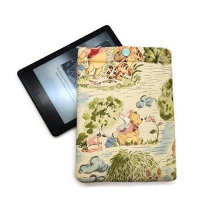 Kindle Paperwhite Sleeve, Kindle Case, kindle Pouch, Kindle Protector, Ereader Sleeve, Mass Market Book, Bookish -Sleeve Vintage Pooh-