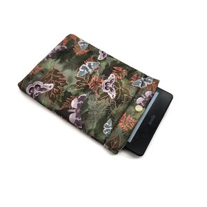 Kindle Paperwhite Sleeve, Kindle Case, kindle Pouch, Kindle Protector, Ereader Sleeve, Mass Market Book, Book Sleeve -Butterflies & Leaves-