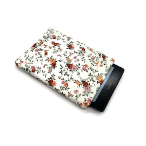 Kindle Paperwhite Sleeve, Kindle Case, kindle Pouch, Kindle Protector, Ereader Sleeve, Mass Market Book, Book Sleeve, Bookish -Emily-