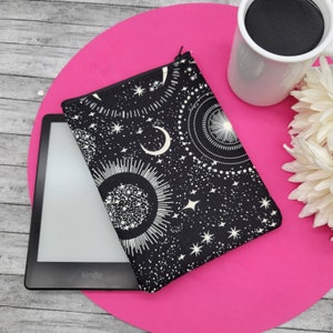 Kindle Paperwhite Sleeve, Zippered Kindle Pouch, Kindle Protector, Ereader Sleeve, Mass Market, Book Sleeve -Glow in Dark Moon & Stars-