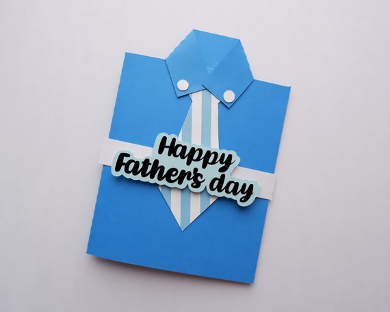 Biglietto d'auguri blu con scritta Happy Fathers Day To The