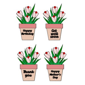 K&ouml;nnte beinhalten: Vier Topfpflanzen mit rosa Bl&uuml;ten und gr&uuml;nen Bl&auml;ttern. Jeder Topf hat eine andere Botschaft: "Happy Birthday", "Gute Besserung", "Danke" und "Happy Mother's Day".