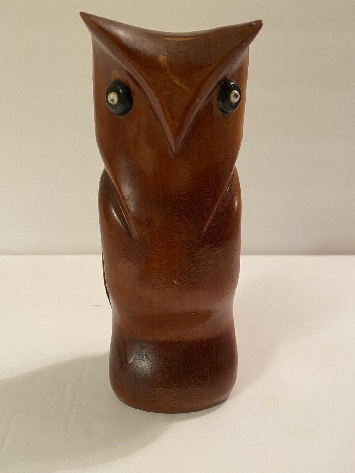 1 Vintage HAND CARVED OWL Folk Art Carving Artist Beautiful Wood Grain And Colors