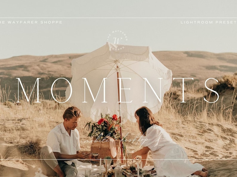 Puede incluir: Una escena de picnic con la palabra "MOMENTS" en letras blancas grandes. Una pareja est&aacute; sentada en una manta bajo una sombrilla blanca. Una cesta de picnic y flores est&aacute;n sobre la manta. Tambi&eacute;n es visible el texto "mobile + desktop".
