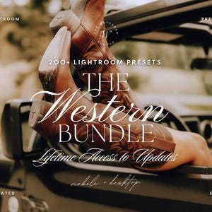 Könnte beinhalten: Braune Westernstiefel aus Leder auf einem Autofensterrahmen. Der Text lautet: LIGHTROOM PRESETS, 200+ LIGHTROOM PRESETS, THE WESTERN BUNDLE, Lifetime Access to Updates, mobile + desktop, ELEVATED EDITS sowie ein kreisförmiges Logo mit dem Text THE WAYFARER SHOPPE.