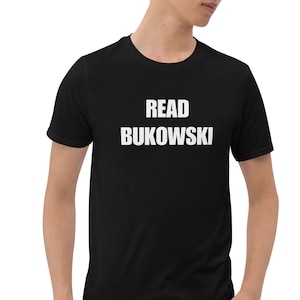 Leer Charles Bukowski camiseta unisex de manga corta
