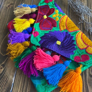 Cartera bordada