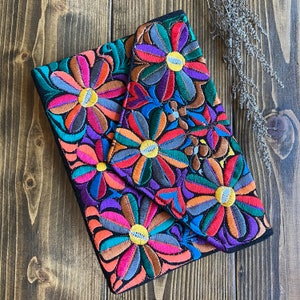 Cartera bordada