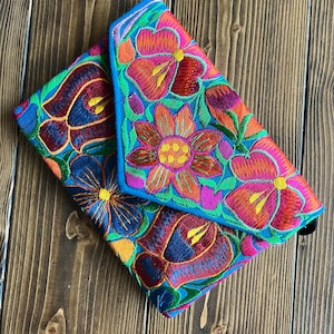 Cartera bordada