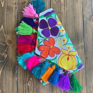 Cartera bordada