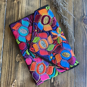 Cartera bordada