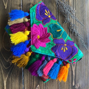 Cartera bordada