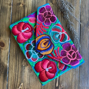 Cartera bordada