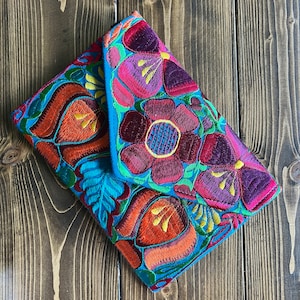 Cartera bordada