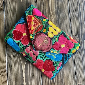 Cartera bordada