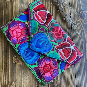 Cartera bordada