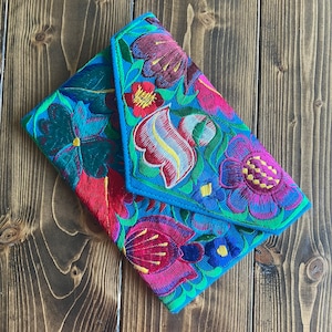 Cartera bordada