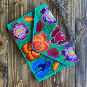 Cartera bordada