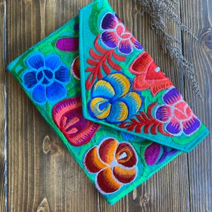 Cartera bordada
