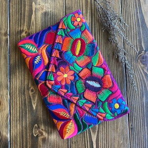 Cartera bordada