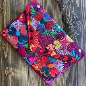 Cartera bordada