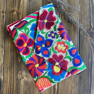Cartera bordada