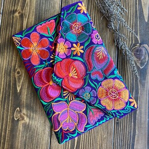 Cartera bordada