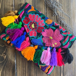 Cartera bordada