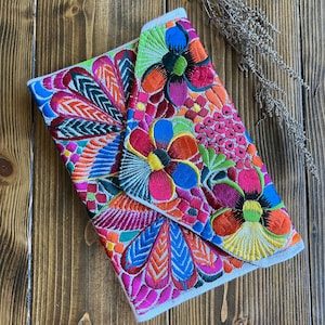 Cartera bordada