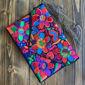 Cartera bordada