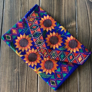 Cartera bordada