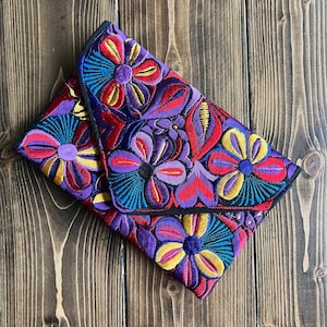 Cartera bordada