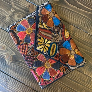 Cartera bordada