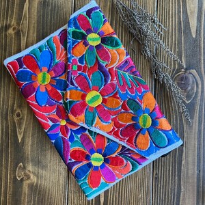 Cartera bordada