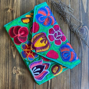Cartera bordada