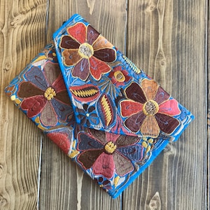 Cartera bordada