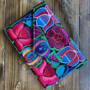 Cartera bordada
