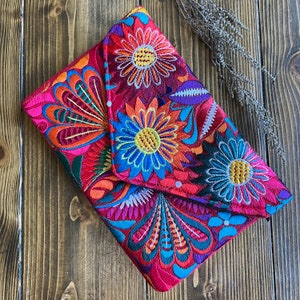 Cartera bordada