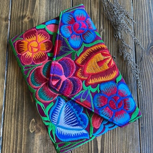 Cartera bordada