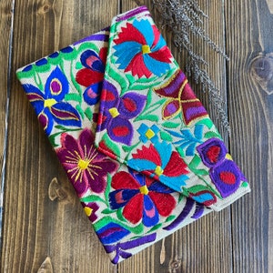 Cartera bordada