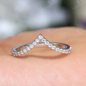 Diamond Wedding Band  Round Colorless Matching Wedding Band  V Shaped Moissanite Diamond Band  Prong FullEternity Band  Antique Chevron Band