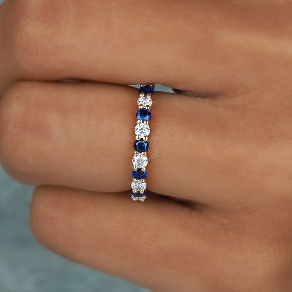 Verjaardag band blauwe saffier Moissanite trouwring gedeelde Prong halve eeuwigheid stapelen bijpassende bands 14K geel goud beste kerstcadeau