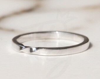 14k Solid Gold Twist Wedding Band Mobius Ring for Him and Her, 18k Gold Twisted Minimalist Ring, Dainty Plain Gold Wedding Male Female Band