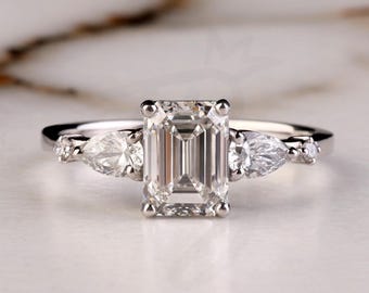 エメラルドカットのラボグロウンダイヤモンドの婚約指輪：1～3カラット 